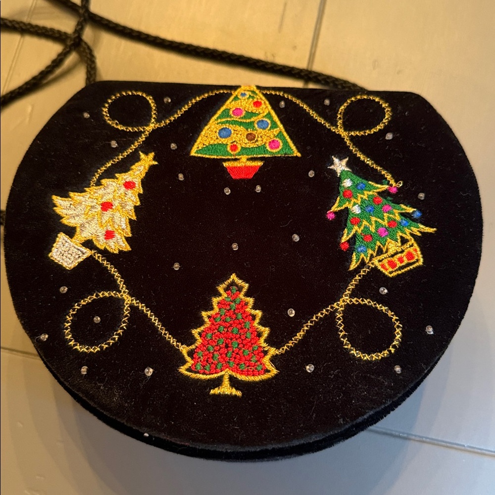 Amanda Smith black velvet embroidered bag 🐈‍⬛
